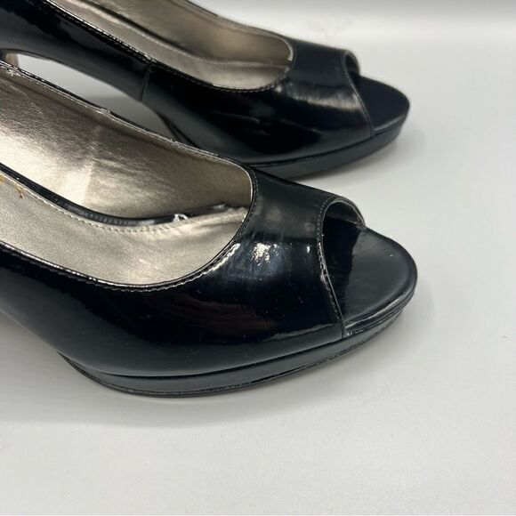 Bandolino Black Open Toe Heels Pumps - Picture 7 of 9